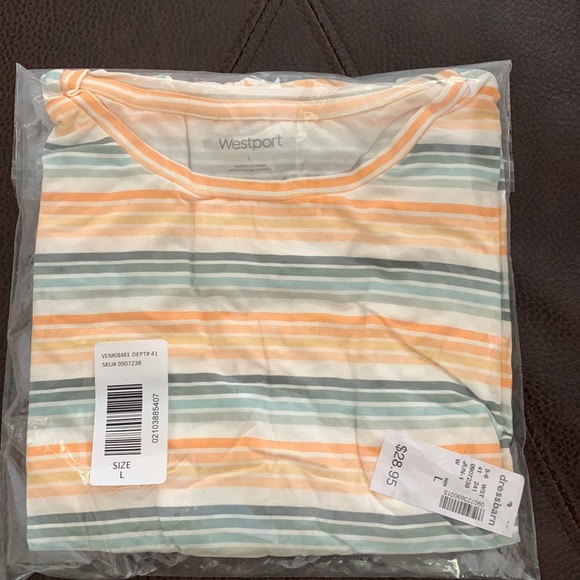 NWT Westport Tshirt. Size Large. 95% rayon 5% spandex. - Picture 2 of 4